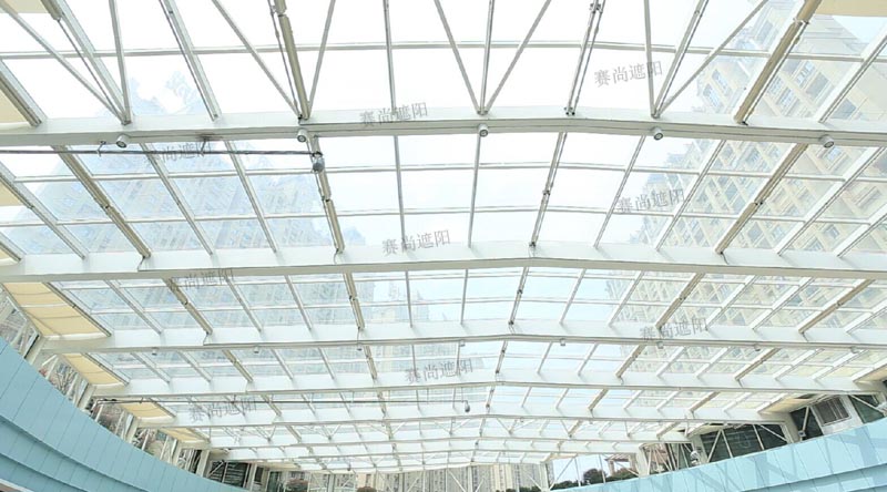 碧桂園歡樂城采光頂電動天棚簾閉合圖