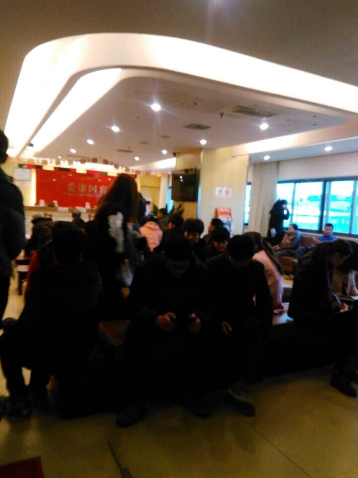 體檢等待現(xiàn)場 體檢等待現(xiàn)場