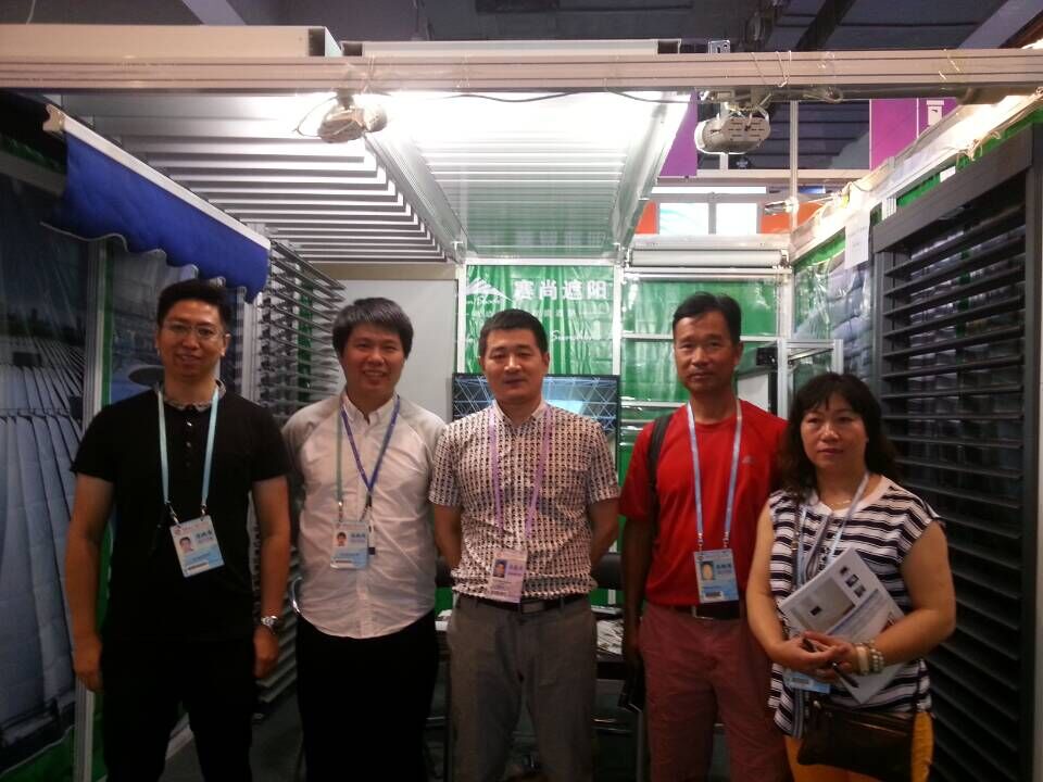 李經理與參展客戶合影