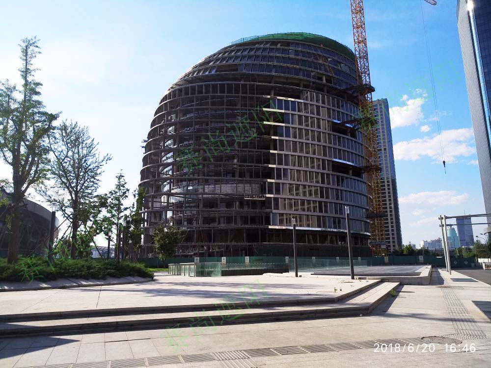 公司技術(shù)部同事勘察施工現(xiàn)場所