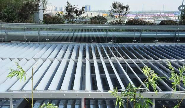 幕墻外側(cè)活動(dòng)外遮陽(yáng)設(shè)施