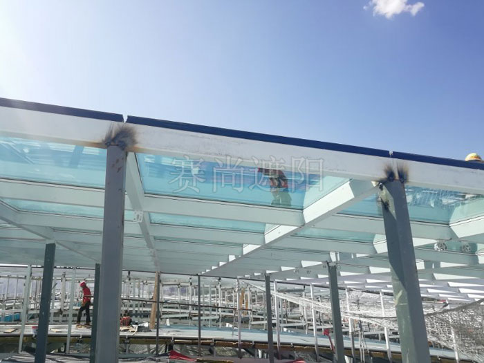 西寧新華聯(lián)國(guó)際旅游城采光頂遮陽系統(tǒng)項(xiàng)目進(jìn)場(chǎng)施工