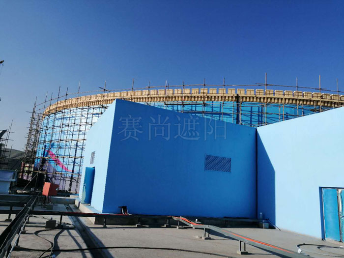 西寧新華聯(lián)國(guó)際旅游城采光頂遮陽系統(tǒng)項(xiàng)目進(jìn)場(chǎng)施工