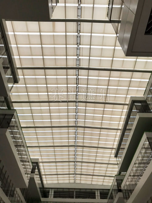 京東研發制造中心FTS電動天棚遮陽簾實景圖