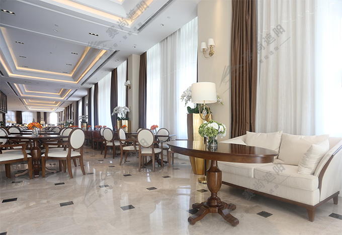 圖:麗思卡爾頓酒店電動開合簾實景圖 圖:麗思卡爾頓酒店電動開合簾實景圖