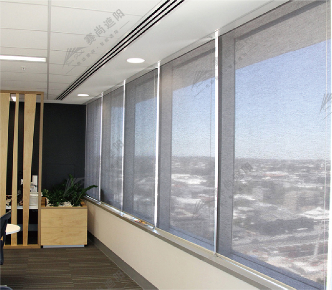 工程手動卷簾實景圖 工程手動卷簾實景圖