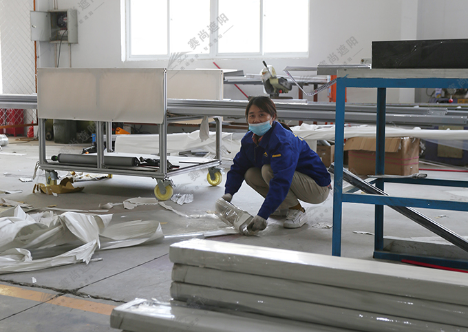 圖一：生產(chǎn)車間現(xiàn)場圖