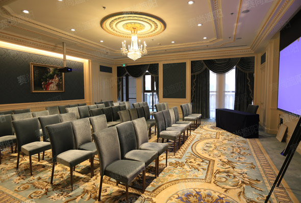 麗思卡爾頓酒店的電動窗簾