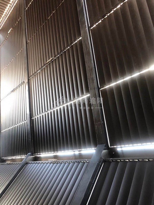 遠洋天著機翼百葉頂部遮陽工程實景照